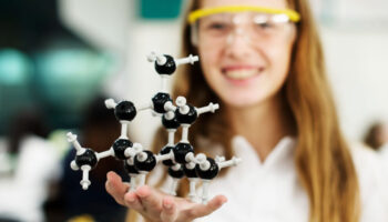 How Tuition Reinforces Core Concepts Like Atomic Structure and Bonding